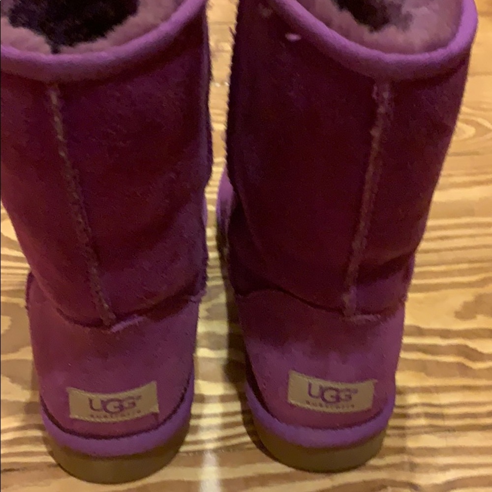 UGGS